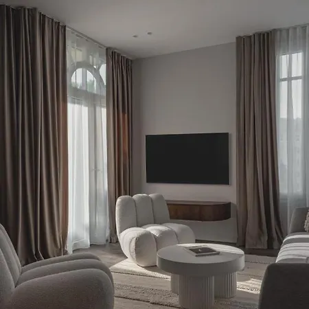 Modern 1 Bedroom Next To Monte Carlo Apartment *